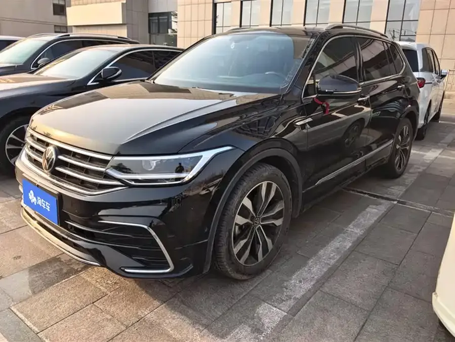 Volkswagen Tiguan L Tiguan L 2022 330TSI Automatic 2WD R-Line Enjoy Edition 2022 — фото 1, купить с доставкой в Москву
