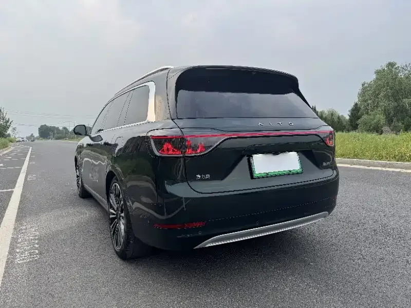 AITO M9 M9 2024 Extended Range Ultra Edition 42kWh 6-seater Edition 2024 — миниатюра 3