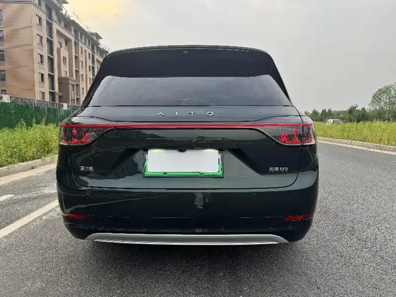 AITO M9 M9 2024 Extended Range Ultra Edition 42kWh 6-seater Edition 2024 — миниатюра 5