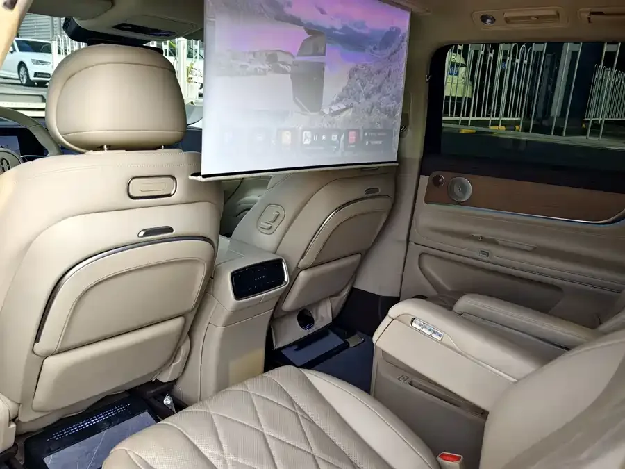 AITO M9 M9 2024 Extended Range Ultra Edition 42kWh 6-seater Edition 2024 — миниатюра 4