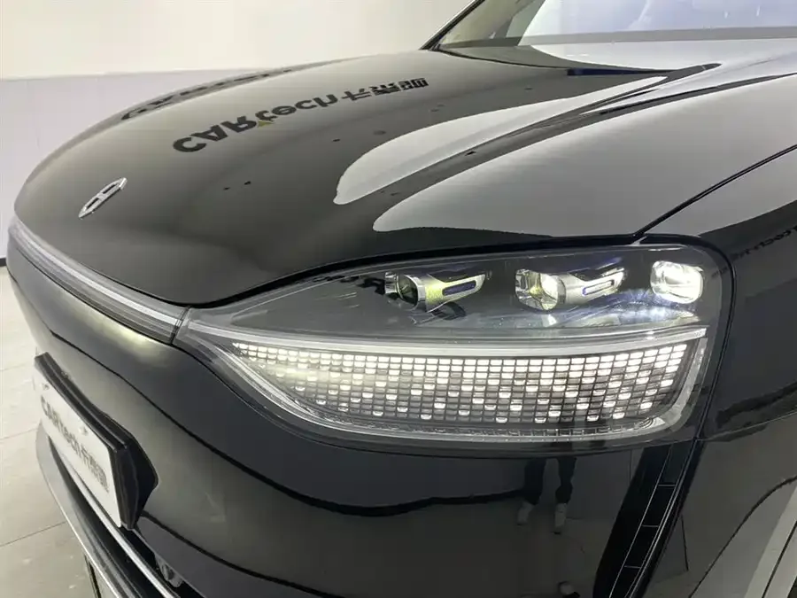 AITO M9 Wenjie M9 2025 Extended Range Ultra Edition 52kWh 6-Seat Version (192-line LiDAR) 2025 — миниатюра 3
