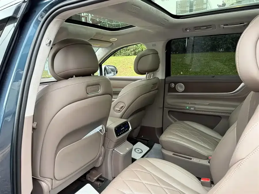 AITO M9 Wenjie M9 2024 Extended Range Max Edition 42kWh 6-seater Edition 2025 — миниатюра 3
