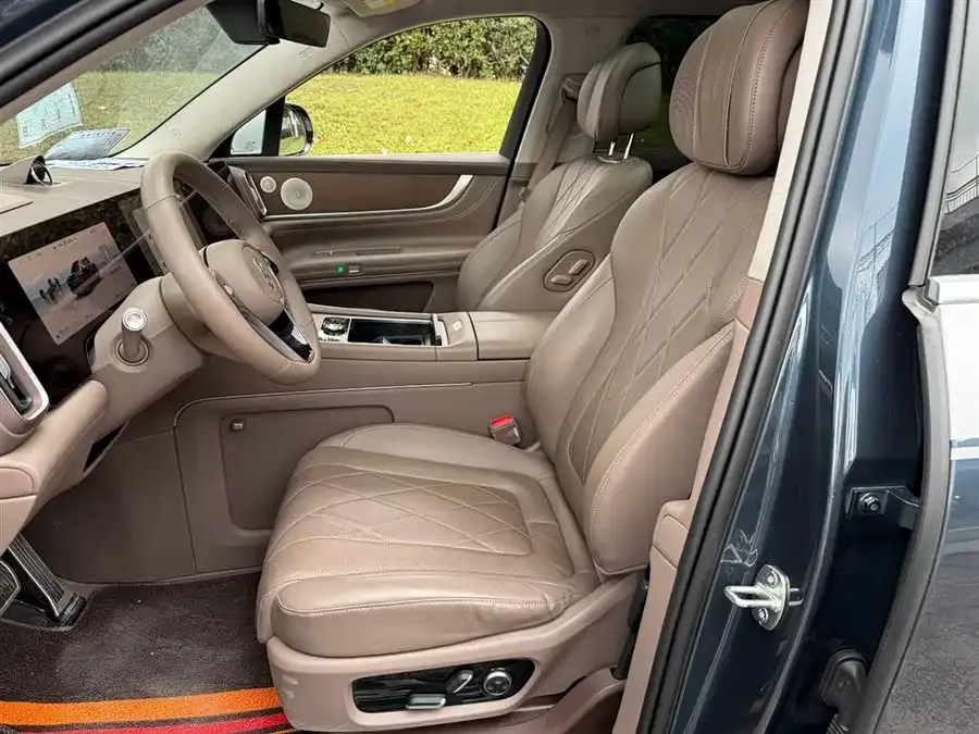 AITO M9 Wenjie M9 2024 Extended Range Max Edition 42kWh 6-seater Edition 2025 — миниатюра 5