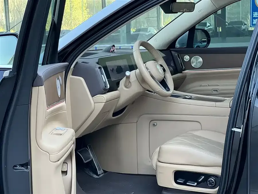 AITO M9 Wenjie M9 2025 Extended Range Ultra Edition 52kWh 6-Seat Version (192-line LiDAR) 2025 — миниатюра 2