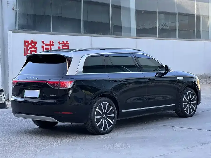 AITO M9 Wenjie M9 2025 Extended Range Ultra Edition 52kWh 6-Seat Version (192-line LiDAR) 2025 — миниатюра 4