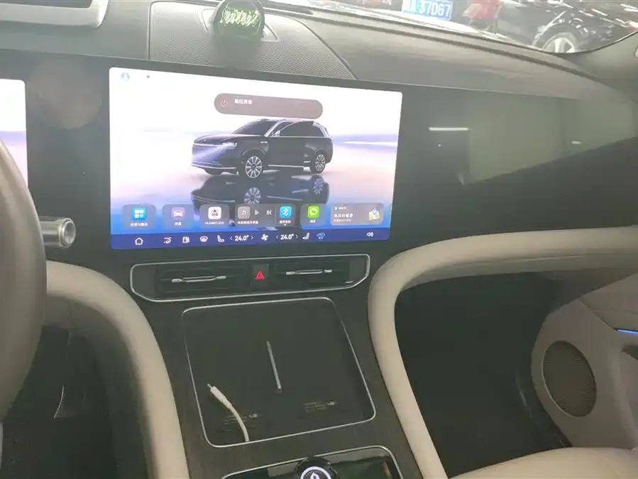 AITO M9 M9 2024 Extended Range Ultra Edition 42kWh 6-seater Edition 2024 — миниатюра 4