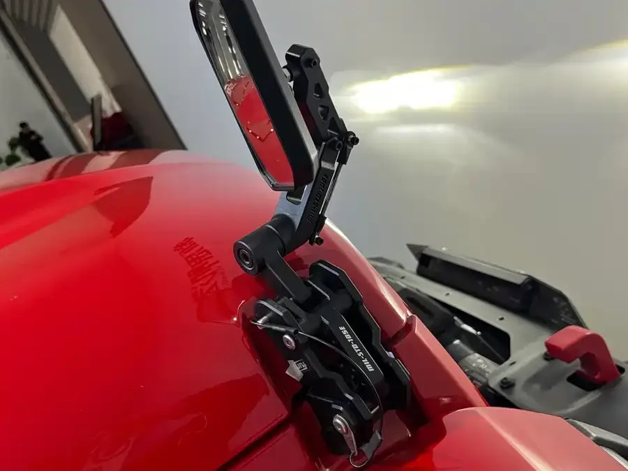 Jeep Wrangler New Energy Wrangler New Energy 2021 Four-Door 2.0T 4xe Sahara 2022 — миниатюра 5