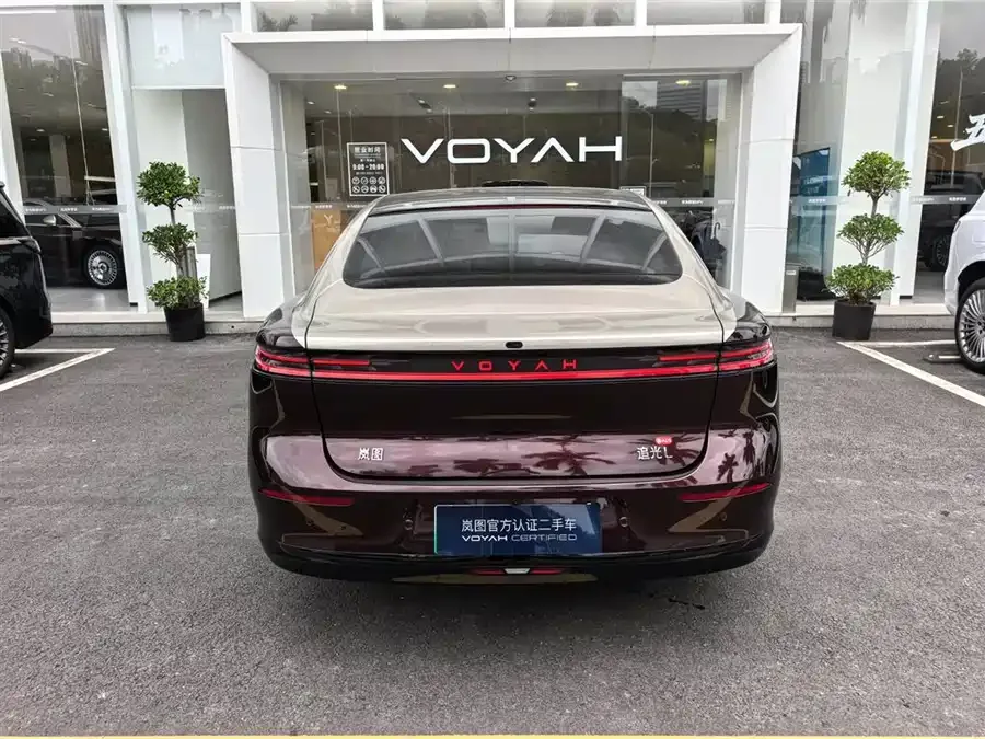 Voyah Chasing Light L Voyah Chasing Light L 2026 AWD Ultra 2025 — миниатюра 2