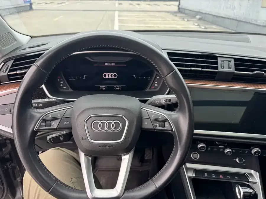 Audi Q3 2022 35 TFSI Fashionable and Elegant 2022 — миниатюра 2