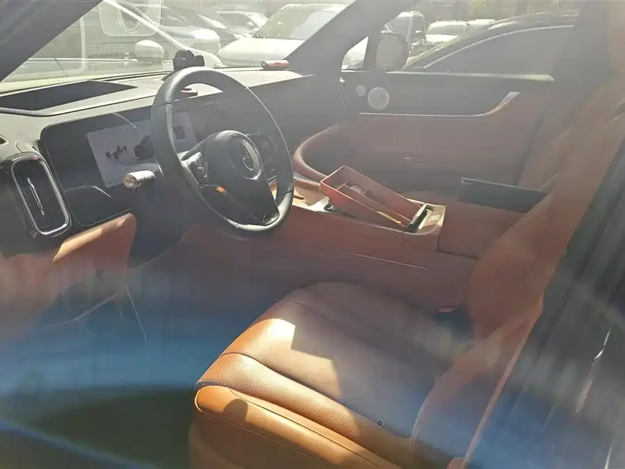 AITO M9 Wenjie M9 2024 Extended Range Max Edition 42kWh 6-seater Edition 2024 — миниатюра 3