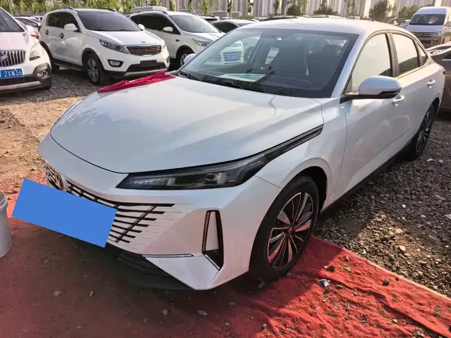 Changan Yidong PHEV Eado PHEV 2025 Smart New Blue Whale 145KM Battleship Edition 2025 — фото 1, купить с доставкой в Москву