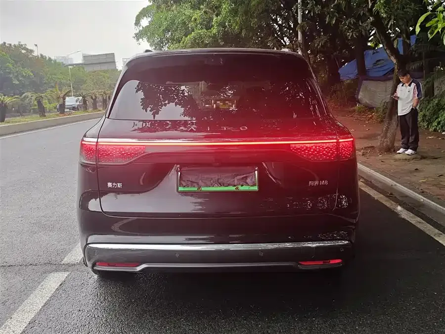 AITO M8 Wenjie M8 2025 Extended Range Max+ Version 53.4kWh 6-Seater (192-line LiDAR) 2025 — миниатюра 4