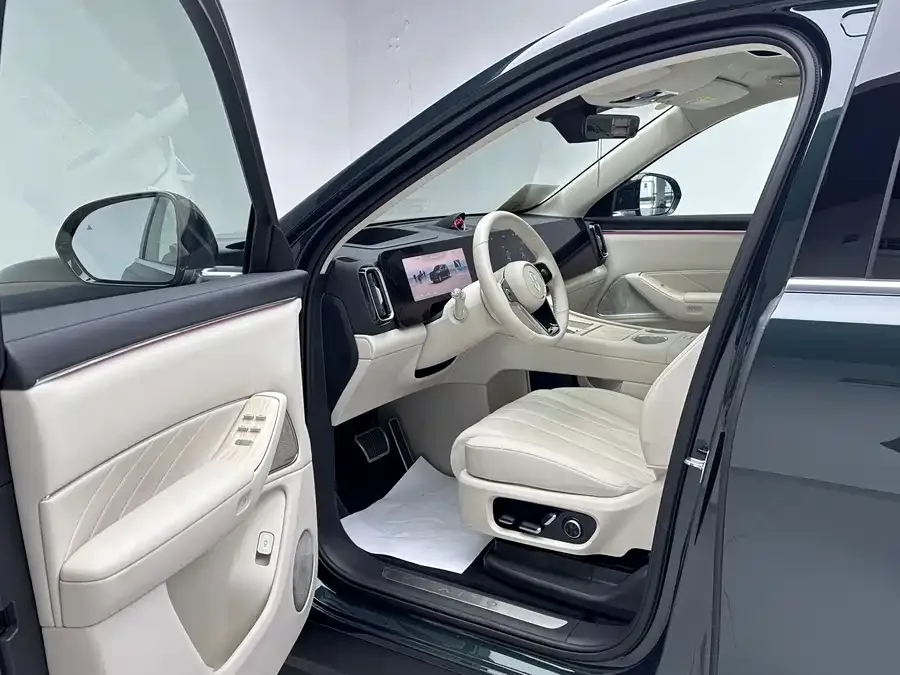 AITO M8 Wenjie M8 2025 Extended Range Max+ Version 53.4kWh 6-Seater (192-line LiDAR) 2025 — миниатюра 3