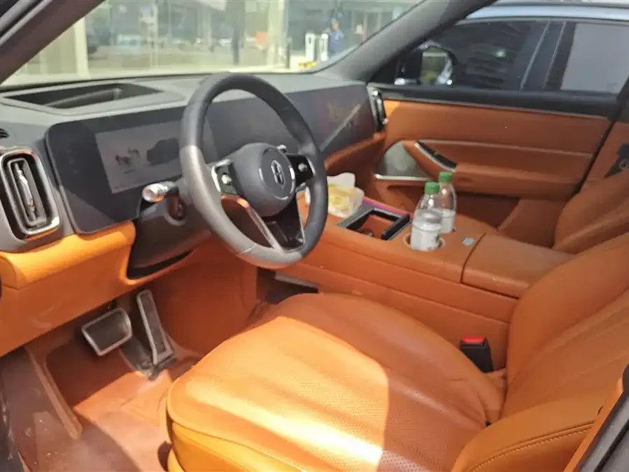AITO M8 Wenjie M8 2025 Extended Range Max+ Version 53.4kWh 6-Seater (192-line LiDAR) 2025 — миниатюра 3