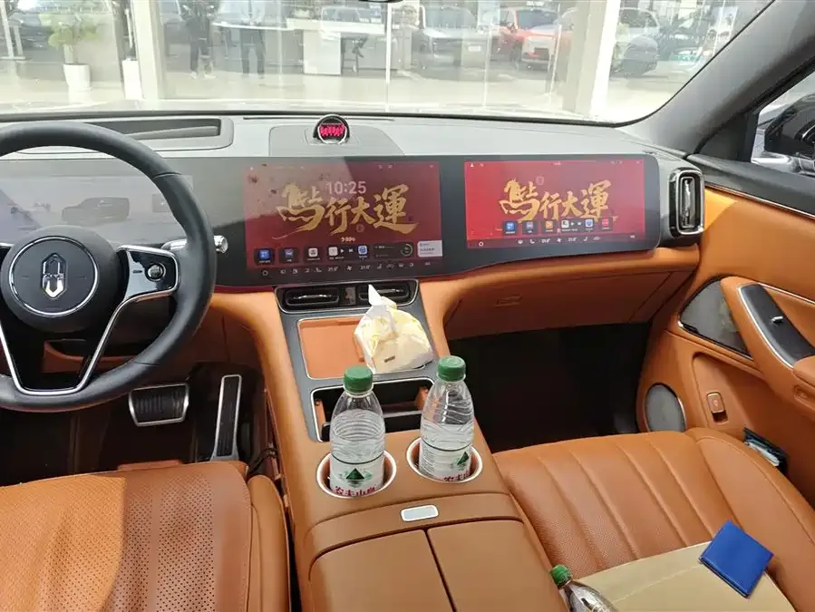 AITO M8 Wenjie M8 2025 Extended Range Max+ Version 53.4kWh 6-Seater (192-line LiDAR) 2025 — миниатюра 4
