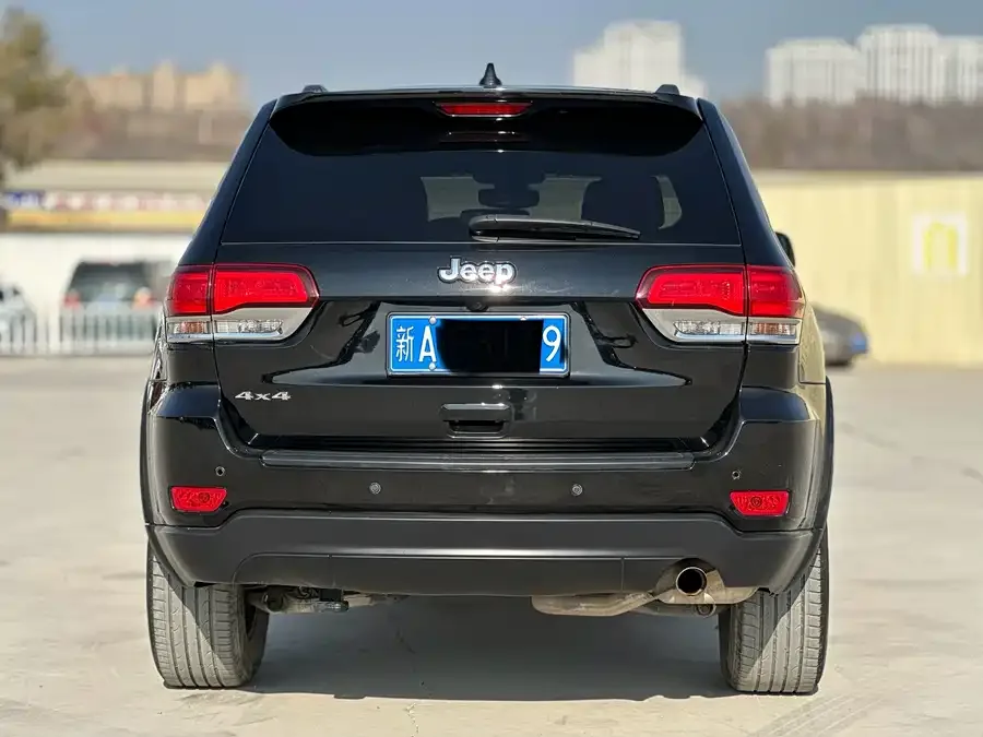 Jeep Grand Cherokee Grand Cherokee (Imported) 2020 3.0L Elite Navigation Edition 2022 — миниатюра 3