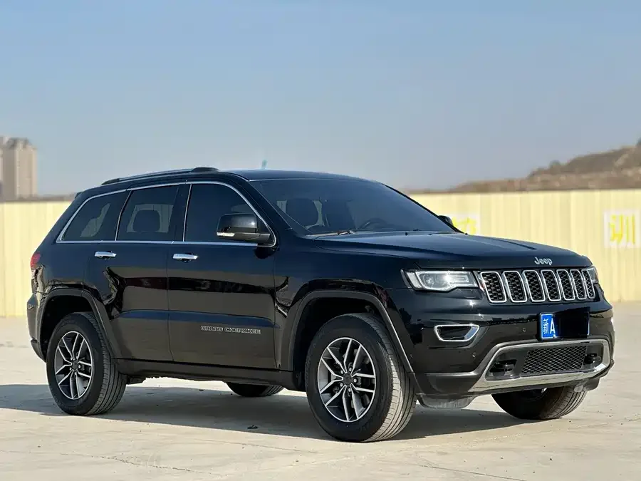 Jeep Grand Cherokee Grand Cherokee (Imported) 2020 3.0L Elite Navigation Edition 2022 — миниатюра 5