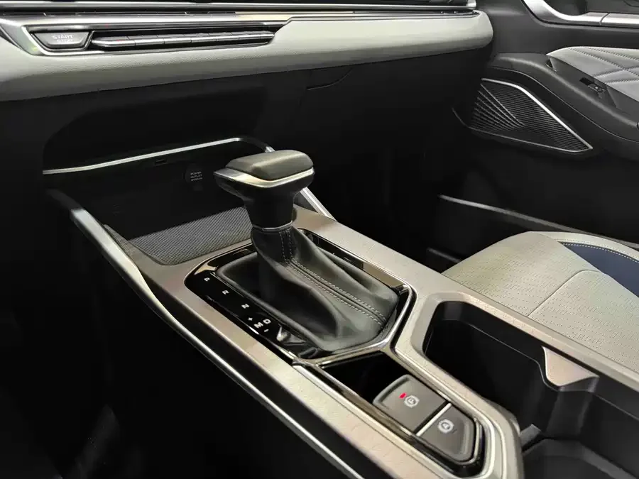 Geely Emgrand Emgrand 2022 4th Generation 1.5L CVT Flagship Model 2022 — миниатюра 4