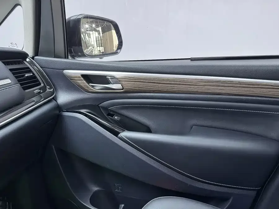 GAC Trumpchi M8 Trumpchi M8 2021 Facelift Lingxiu Series 390T Deluxe Edition 2022 — миниатюра 5