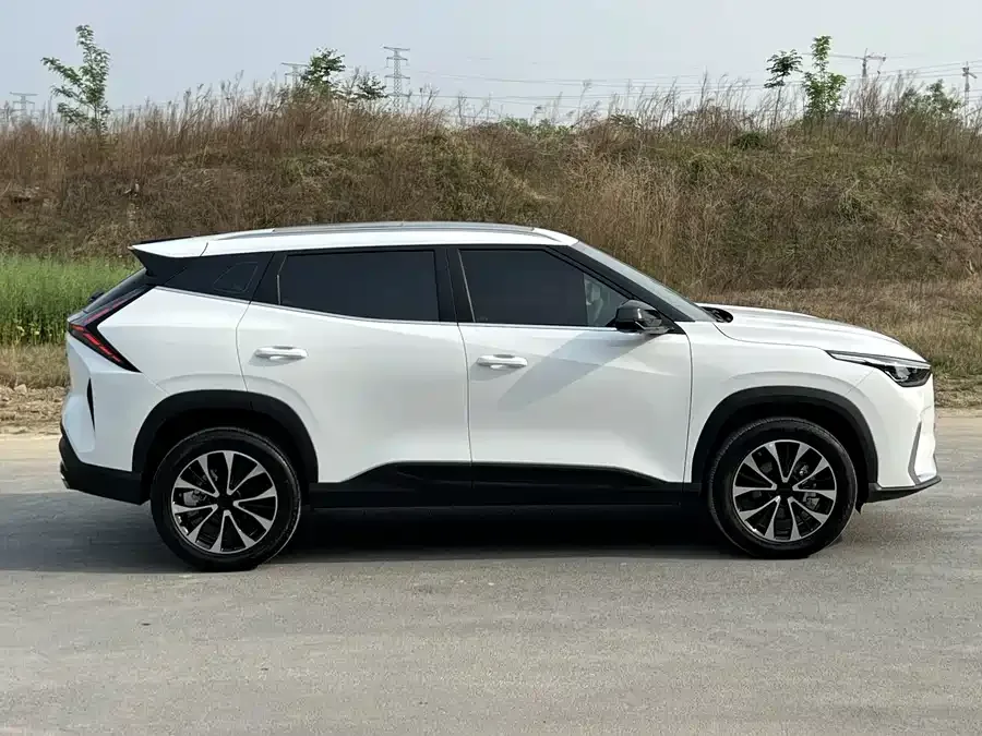 Geely Atlas Boyue 2026 1.5TD beautiful 2025 — миниатюра 2