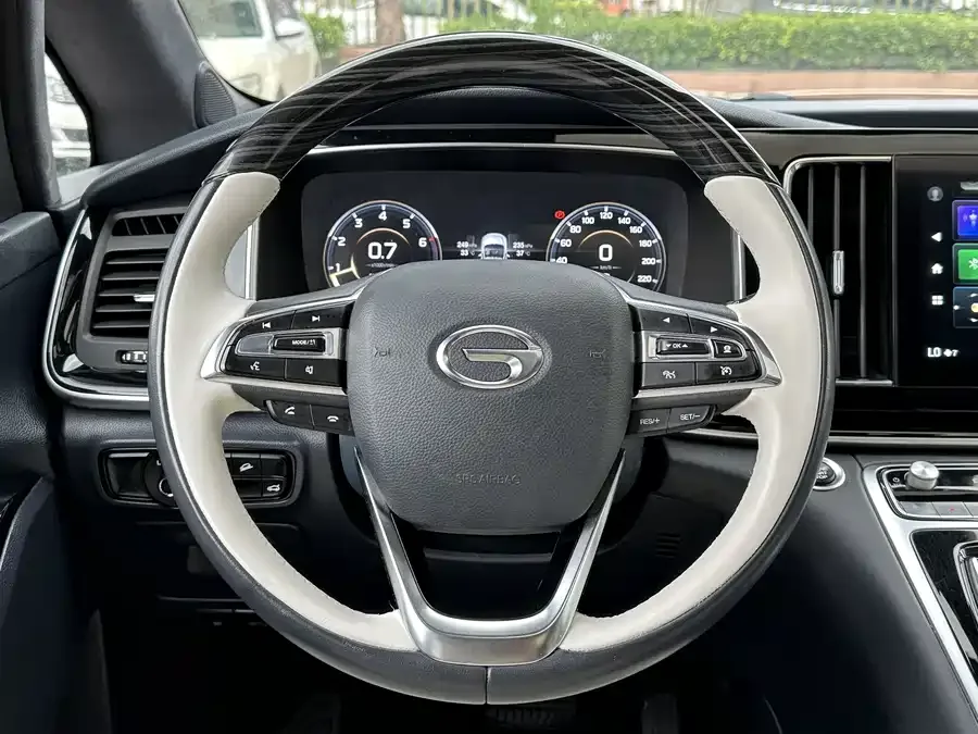 GAC Trumpchi M8 Trumpchi M8 2021 Master Series 390T Four-seat Royal Edition 2022 — миниатюра 3