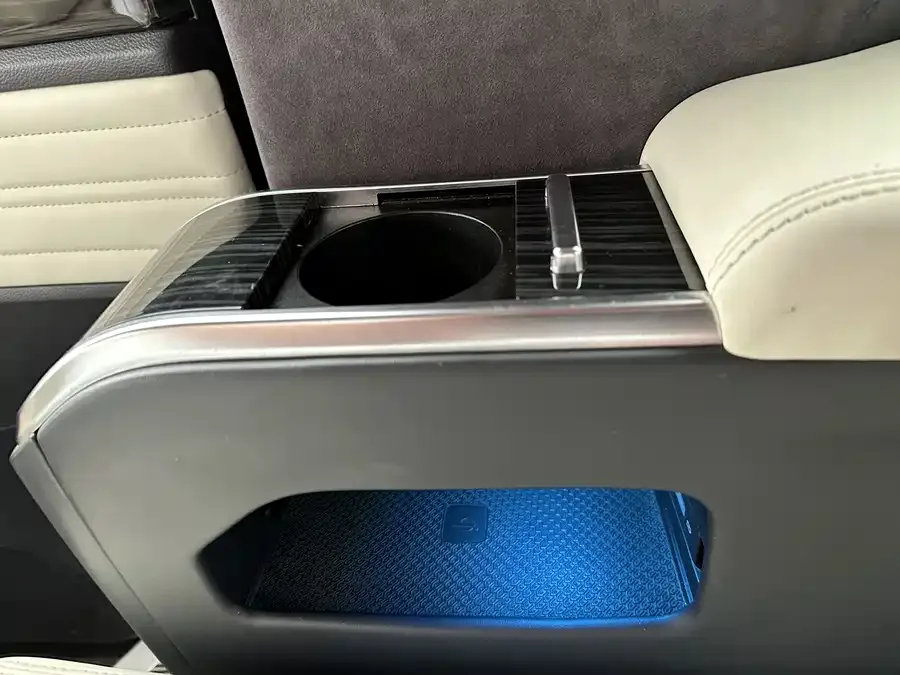 GAC Trumpchi M8 Trumpchi M8 2021 Master Series 390T Four-seat Royal Edition 2022 — миниатюра 4