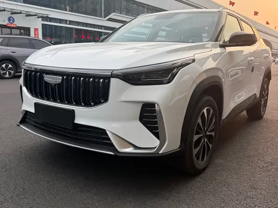 Geely Atlas Boyue 2026 1.5TD Yearning 2026 — фото 1, купить с доставкой в Москву