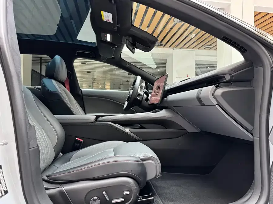 Zeekr 007GT Zeekr 007GT 2025 All-Wheel Drive Smart Edition 75kWh 2025 — миниатюра 5
