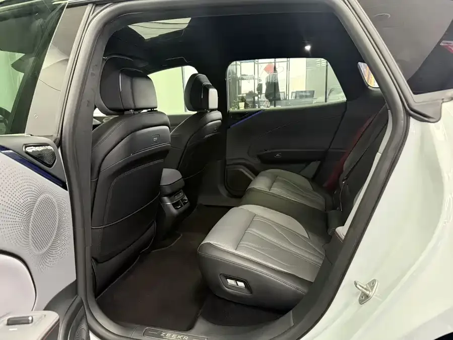 Zeekr 007GT Zeekr 007GT 2025 All-Wheel Drive Smart Edition 75kWh 2025 — миниатюра 2