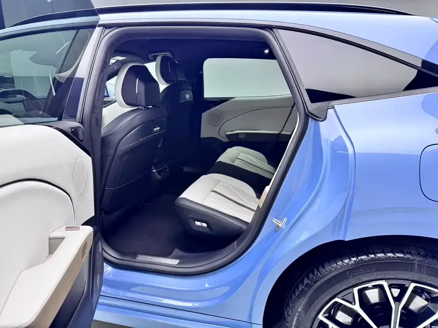 Zeekr 007GT Zeekr 007GT 2025 All-Wheel Drive Smart Edition 75kWh 2025 — миниатюра 3