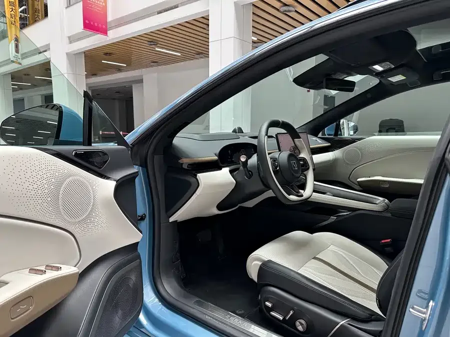 Zeekr 007GT Zeekr 007GT 2025 All-Wheel Drive Smart Edition 75kWh 2025 — миниатюра 3