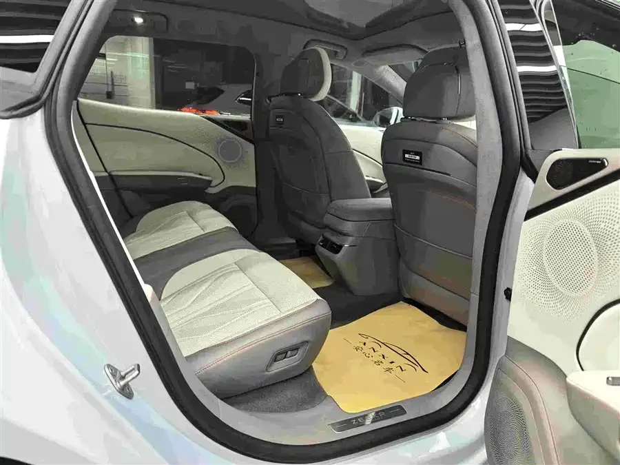 Zeekr 007GT Zeekr 007GT 2025 rear-wheel drive intelligent driving version 75kWh 2025 — миниатюра 5