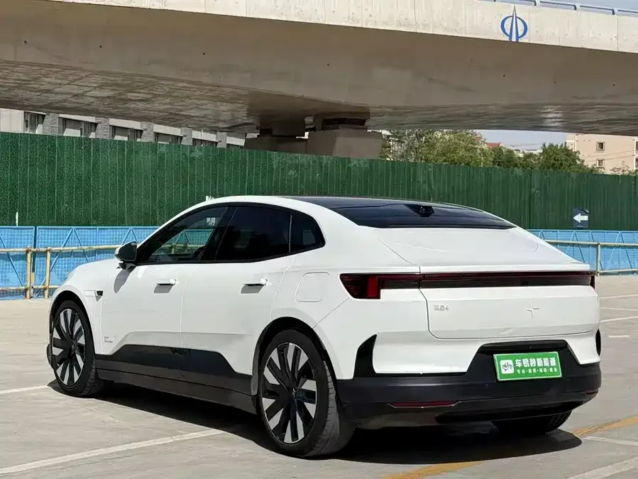 Polestar 4 Polestar 4 2024 Single Motor Standard Range PLUS Dual Star Connected Edition 2024 — миниатюра 2