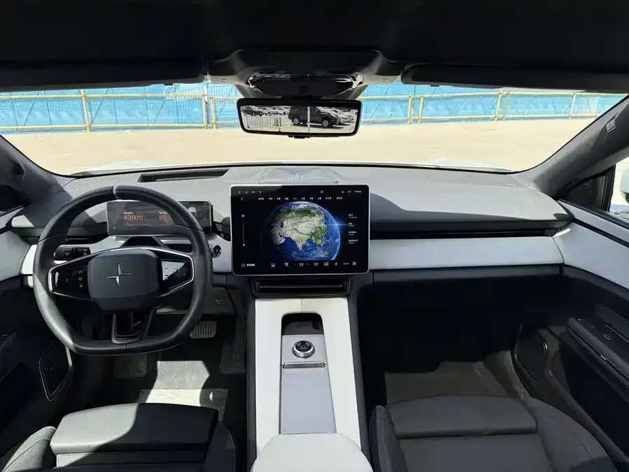 Polestar 4 Polestar 4 2024 Single Motor Standard Range PLUS Dual Star Connected Edition 2024 — миниатюра 3