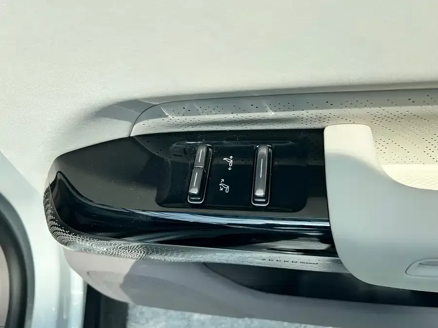 Zeekr 7X Zeekr 7X 2025 75kWh RWD Smart Driving Edition 2024 — миниатюра 4