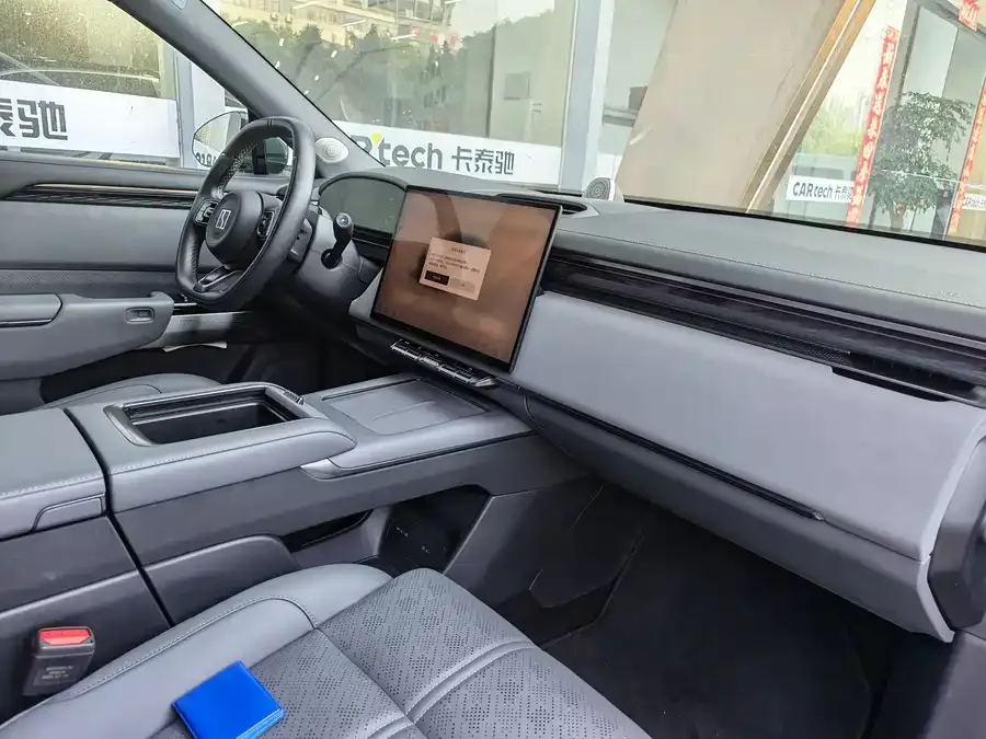 Zeekr 7X Zeekr 7X 2025 100kWh Long-range 4WD Smart Driving Edition 2024 — миниатюра 3