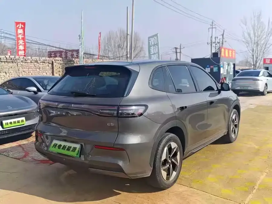 Geely Galaxy E5 Galaxy E5 2024 530km Long Range Edition 2025 — миниатюра 3