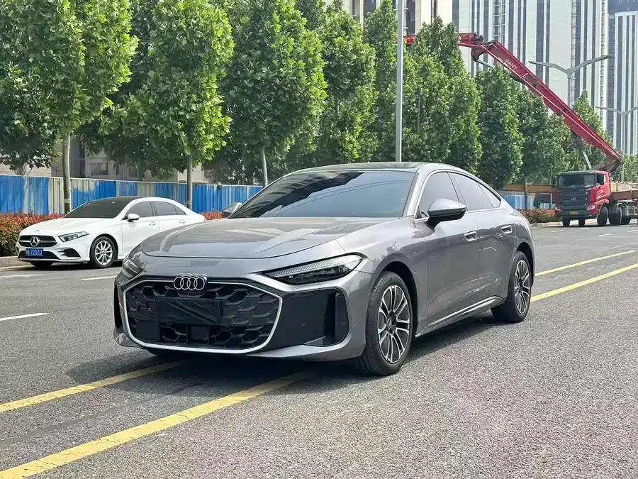 Audi A5L Sportback 2026 TFSI 150kW Luxury Edition 2025 — фото 1, купить с доставкой в Москву