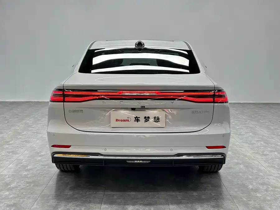 Geely Galaxy A7 Galaxy A7 2025 EM-i 150km Explorer+ Edition 2026 — миниатюра 2