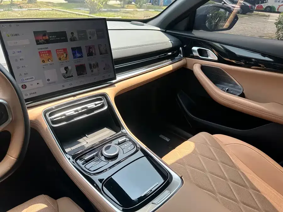 Geely Galaxy A7 Galaxy A7 2025 EM-i 150km Starship Edition 2025 — миниатюра 5