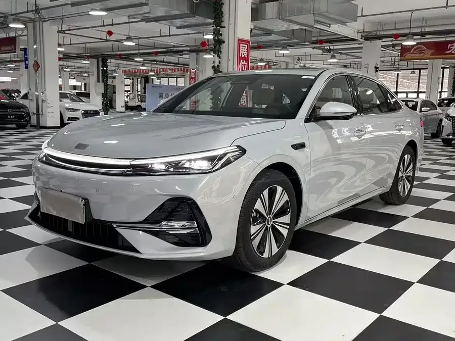 Geely Galaxy A7 Galaxy A7 2025 EM-i 150km Explorer+ Edition 2025 — фото 1, купить с доставкой в Москву