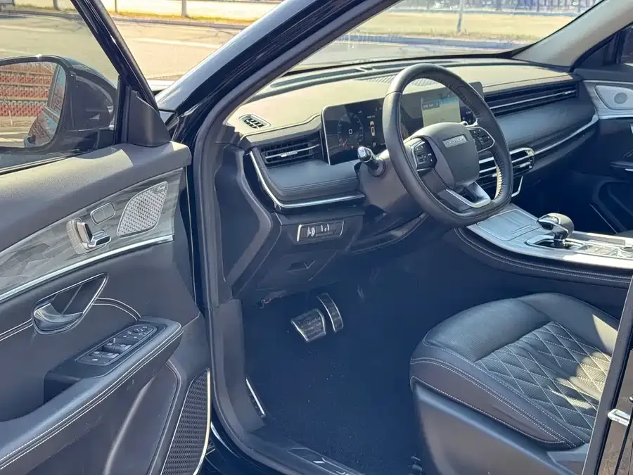 Jetour X70 PLUS JETOUR X70 PLUS 2023 1.5T DCT Brave PLUS 7-seater 2023 — миниатюра 3