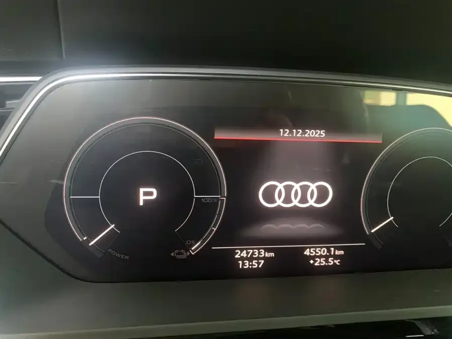 Audi e-tron 2021 50 quattro model selection 2022 — миниатюра 3