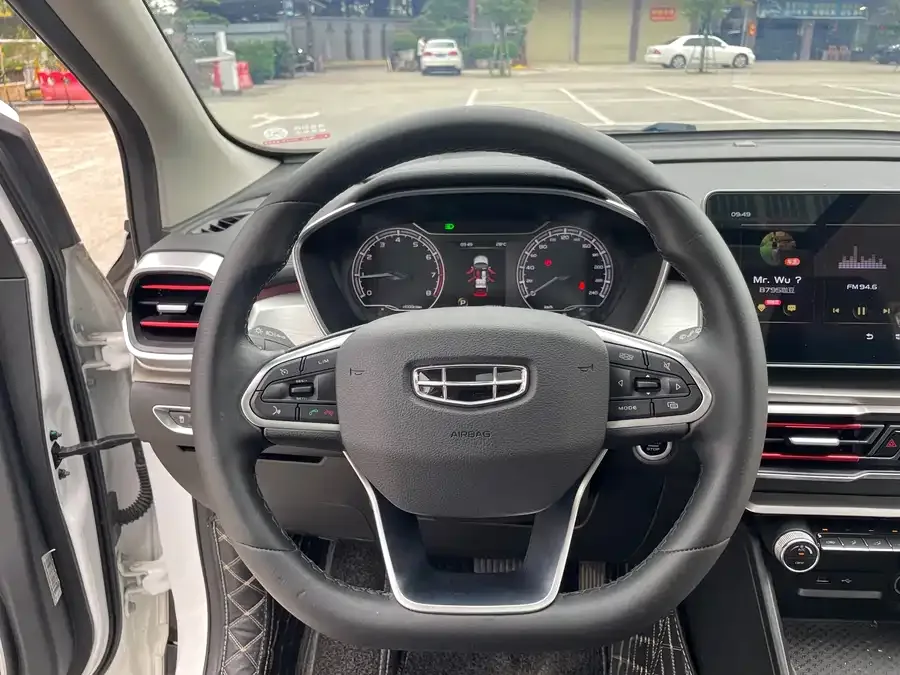 Geely Coolray SX11 Binyue 2021 1.4T DCT Platinum Edition 2022 — миниатюра 4