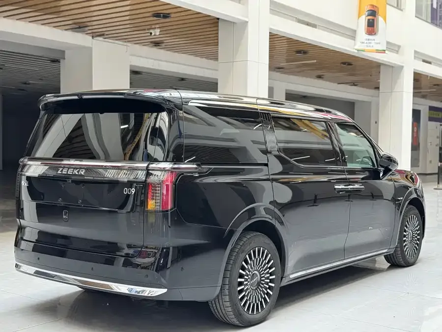 Zeekr 009 Zeekr 009 2024 seven-seat aisle version four-wheel drive 108kWh 2025 — миниатюра 2