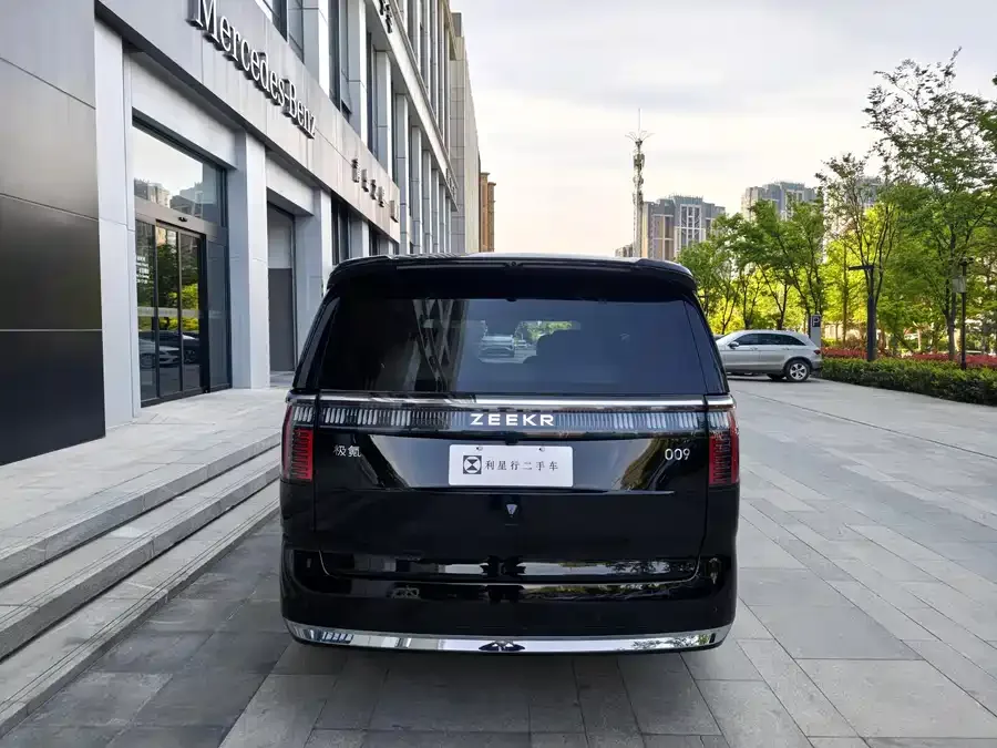 Zeekr 009 Zeekr 009 2024 seven-seat aisle version four-wheel drive 108kWh 2025 — миниатюра 3