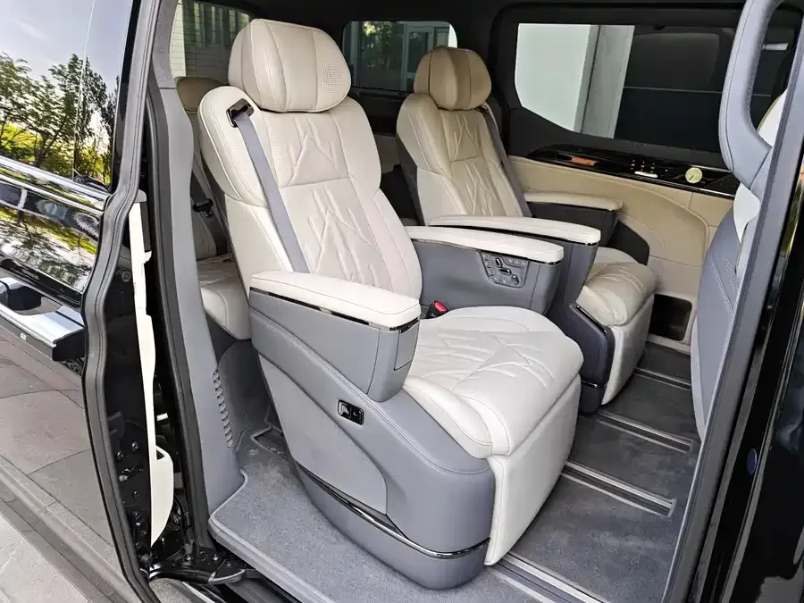 Zeekr 009 Zeekr 009 2024 seven-seat aisle version four-wheel drive 108kWh 2025 — миниатюра 5