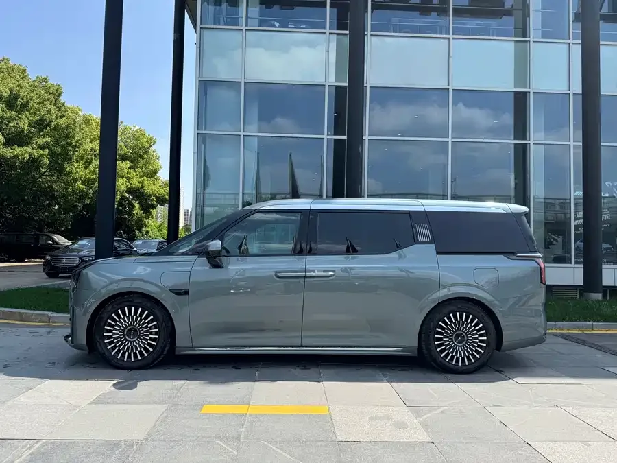 Zeekr 009 Zeekr 009 2024 seven-seat aisle version four-wheel drive 108kWh 2025 — миниатюра 2