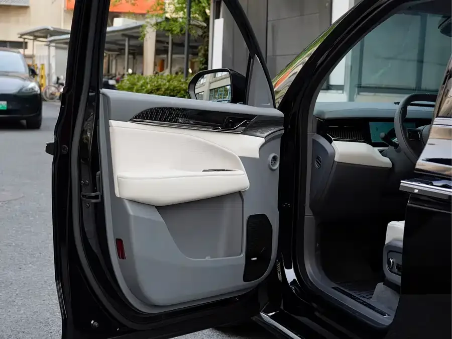 Zeekr 009 Zeekr 009 2024 seven-seat aisle version four-wheel drive 108kWh 2025 — миниатюра 5