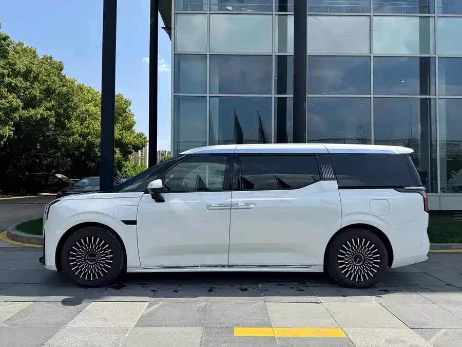 Zeekr 009 Zeekr 009 2024 seven-seat aisle version four-wheel drive 108kWh 2025 — миниатюра 2